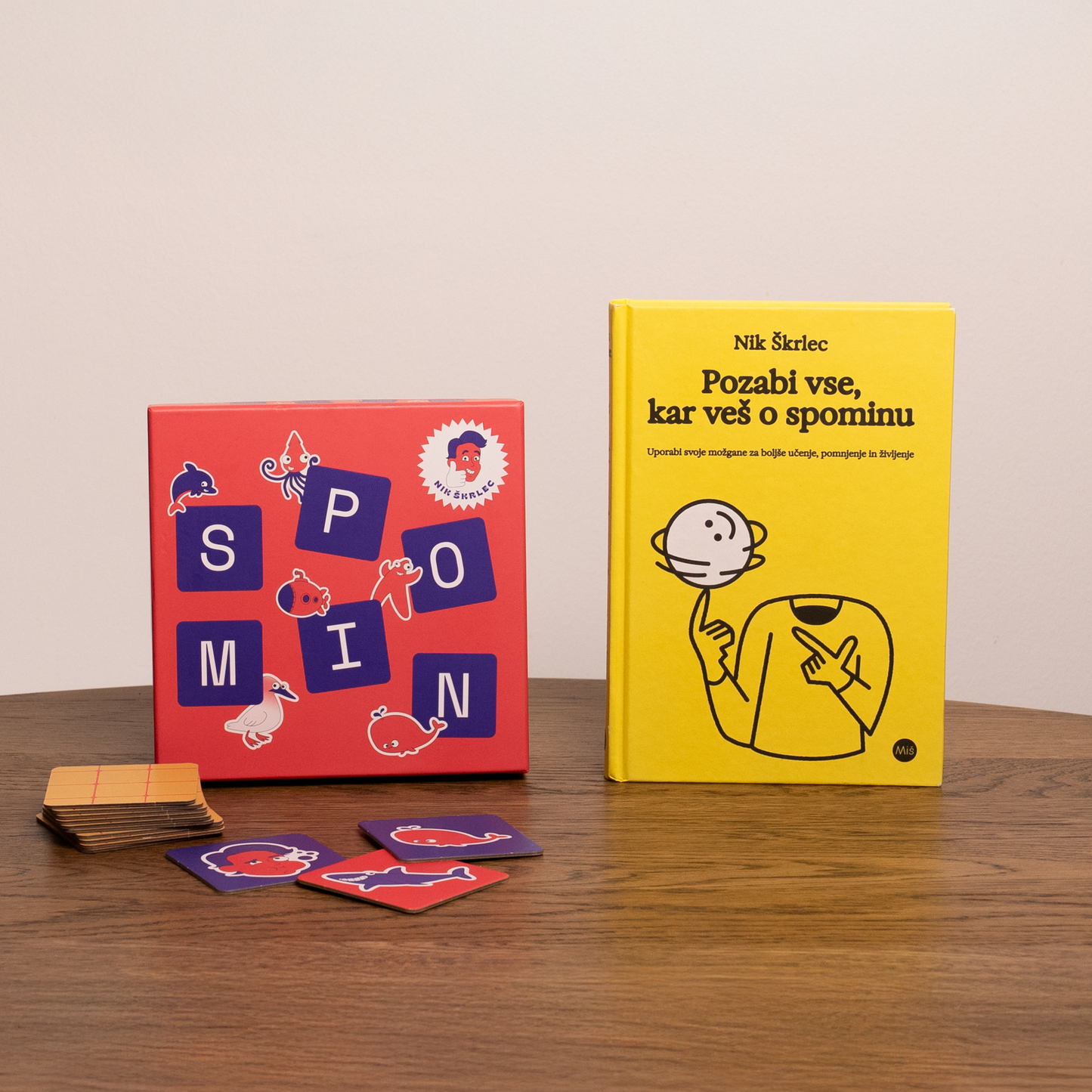 Komplet knjige in družabne igre!